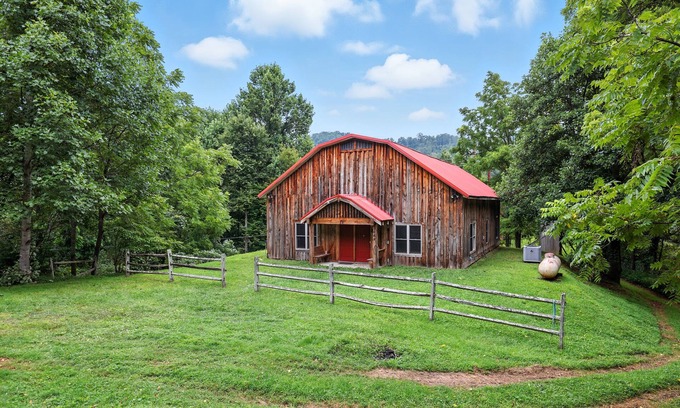 Butler House | NEW! Secluded Mountain Retreat with Stunning Views