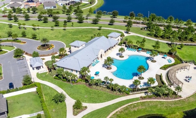 Balm House | NEW Sleek Riverview Townhome 3BR/3BTH Sleeps 6