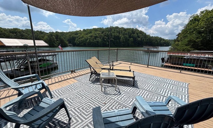 Dawsonville Cabin | New! Slice of Paradise on Lake Lanier