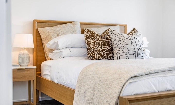 Henderson House | New Stunning TownHouse Henderson