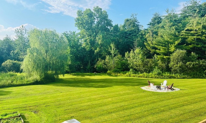 Accord House | NEW: Stylish, clean and comfortable 4-bedroom country home located in Accord