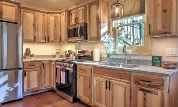 Beech Mountain Apartment | New & Stylish Retreat –Peaceful and Perfectly Located