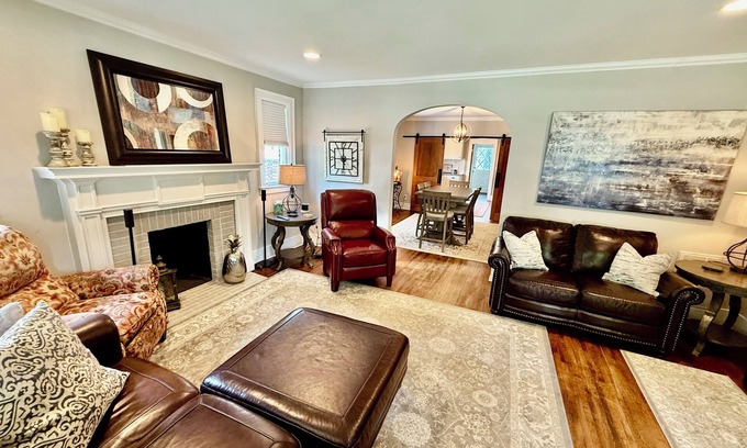 Wilmore House | NEW Stylish Retreat in the Heart of the Action!