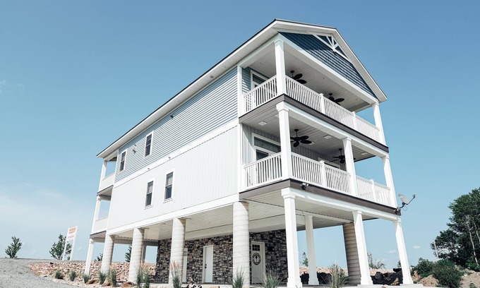 Lakeview House | NEW-The Aruba House at Indian Lake