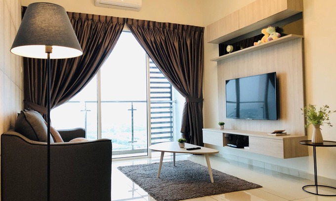 Malacca City Apartment | NEW! The ZestHouse at Parkland Residence/8 mins drive to Jonker/10 Pax