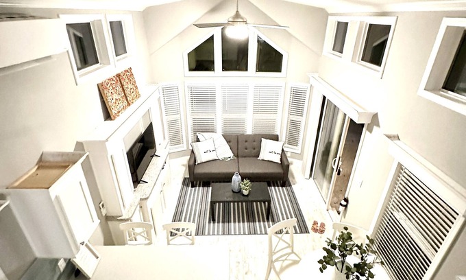 Largo Gardens House | New Tiny Home- Paddle Boards, Kayaks, Pool, Marina