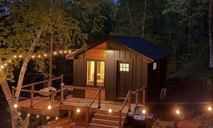 Ironton House | New! Tiny House Couples Retreat, Outdoor Shower