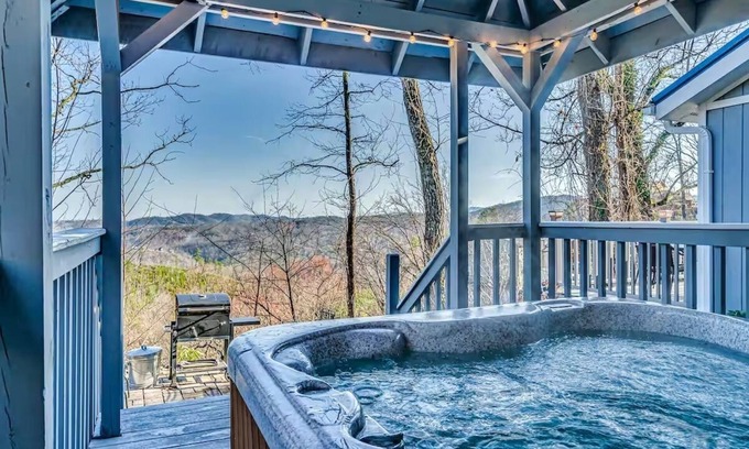 Chalet Village North Cabin | NEW TO VRBO - Cozy 2-bedroom 2-bathroom cabin in Chalet Village - pet friendly!