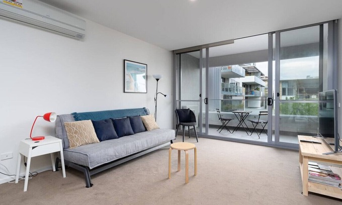 Kingston Apartment | New to VRBO: Kingston Foreshore Flat with Garden View