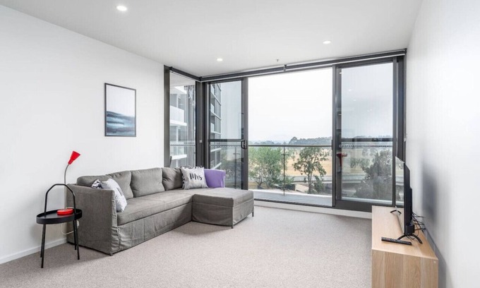 Phillip Apartment | New to VRBO: Stylish Phillip Apartment with Gym & Pool
