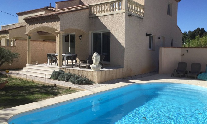 Palau-del-Vidre Villa | New villa in quiet enclosed area superbly equipped private heated pool 5km beach