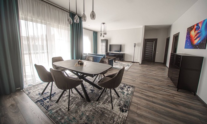 Kintai Villa | New villa with hot tub near the forest!