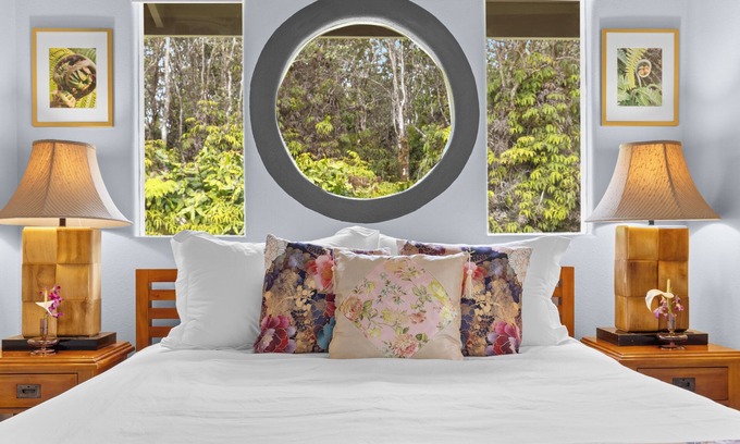 Volcano House | NEW! Volcano Tea House Cottage 2-HotTub-FirePlace