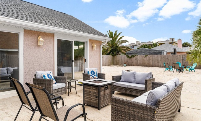 Holiday Beach House | NEW! Walk to Beach 3 Blocks, Big Private Backyard, Firepit, Bunks, Sofa sleeper
