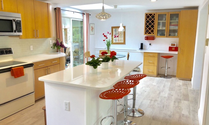 Narragansett Pier House | New! Walk to ocean/beach!