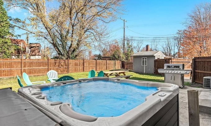 Anchorville Apartment | New! Warm & Cozy 3BR w/Hot Tub, Firepit & BBQ!