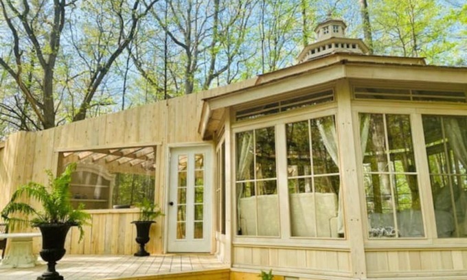 Trent Hills Cabin | NEW! White Oaks Gazebo by lake -Nature & Solitude