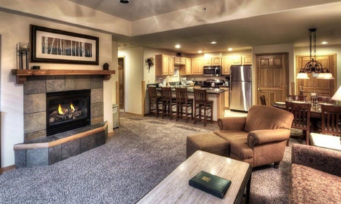 Four O'Clock Condo | NEW YEARS SKIING AT FABULOUS 3BR GRAND TIMBER LODGE IN BRECK 12/28/25-1/4/26