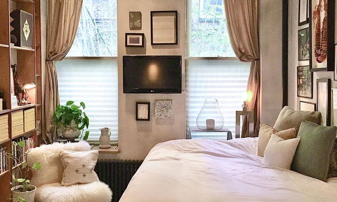Ukrainian Village Apartment | New York City Studio