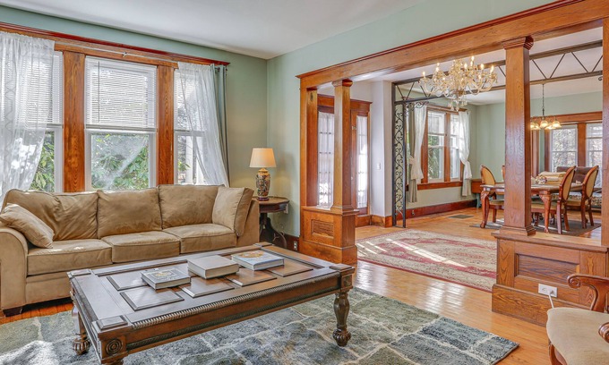 Cuddebackville House | New York Getaway Near Neversink River & Hiking