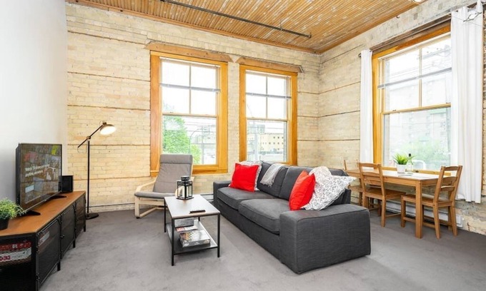 Exchange District Apartment | New York Style Loft with Parking Exchange District Coffee Gym