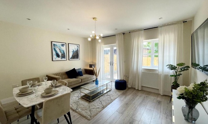 Rushmoor District House | Newbuild, 3 Bedroom house with free parking