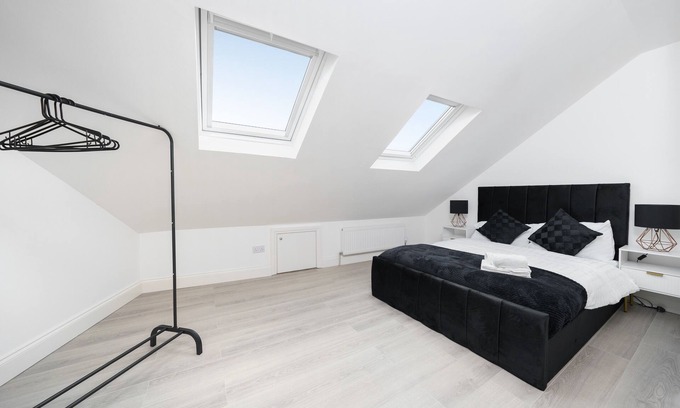 Cranbrook House | Newbury Retreat - Train - Airport - Table Tennis
