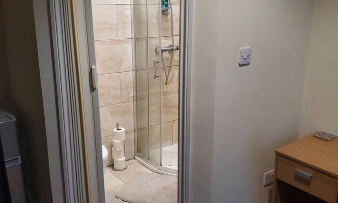 Heaton House | Newcastle City- Ensuite Bedrooms