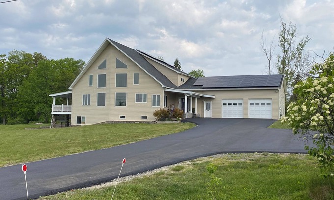 Ithaca House | Newer house for quiet groups, great views near Cornell and Ithaca downtown, 6-11
