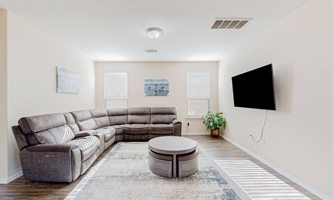Houston House | Newer suburban home in Spring w/fenced yard, great for remote work-Dogs ok