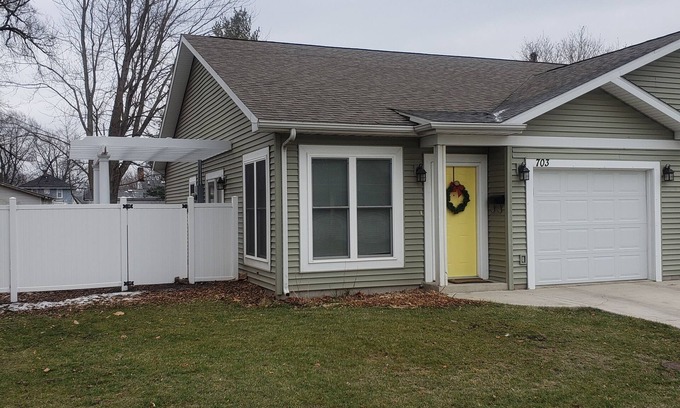 Rensselaer Apartment | Newer Two Bedroom with attached garage in a great Rensselaer location.