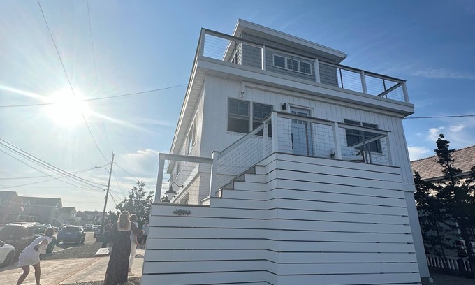 Ship Bottom House | Newly Affordable Remodeled Beach House, 1st floor unit. Sleeps 6