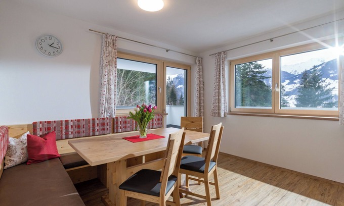 Ramsau im Zillertal Apartment | Newly built in 2020, modern furnishings, quiet location, 2 bathrooms, sauna(May 2025)