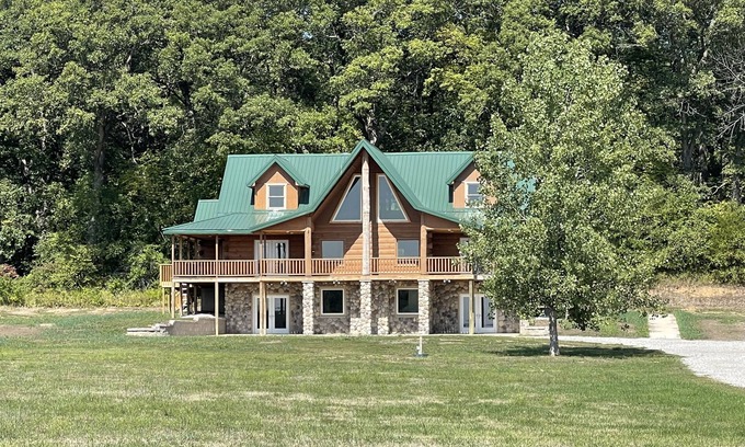 Washington County Cabin | Newly Built Lodge Nestled in a Gorgeous Setting