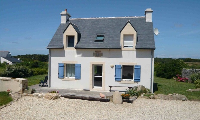 Esquibien House | Newly built small house next to the sea and the beach