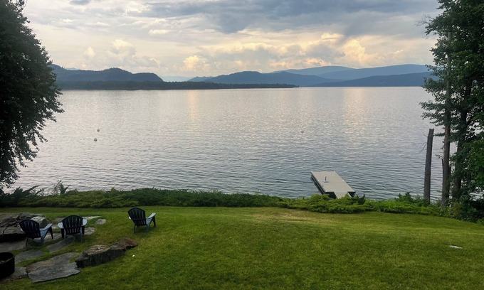 Squilax House | NEWLY LISTED: 4 BEDROOM WATERFRONT PROPERTY