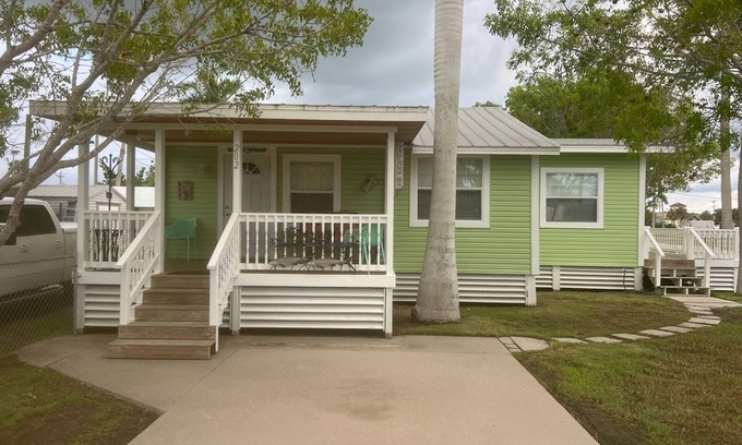 Plantation Island House | Newly Refurbished Home in the middle of Everglades City with Fishing from Dock