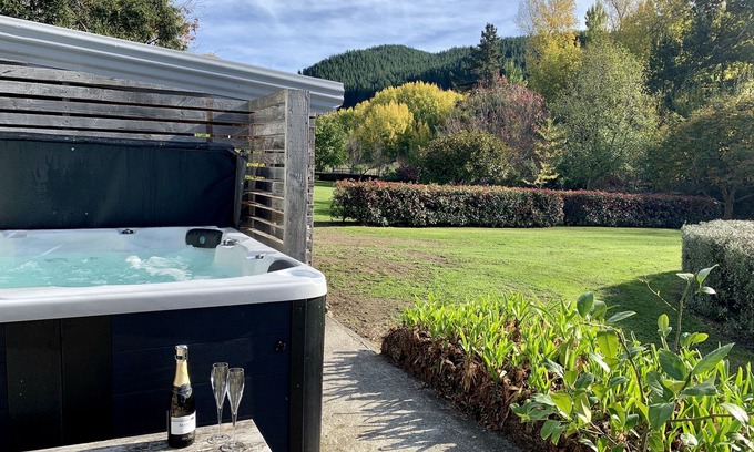 Dyerville House | NEWLY REFURBISHED Boutique Holiday Home