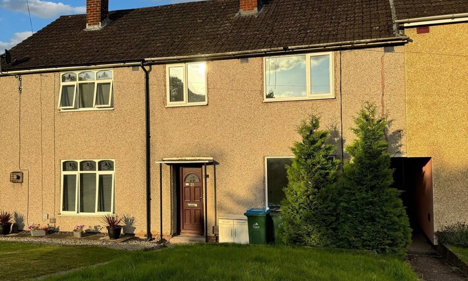 Acresford House | Newly Refurbished |Contractors |Families