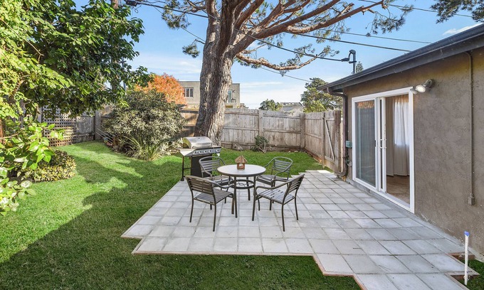 Del Mar Heights House | Newly Remodeled 2BR Del Mar Seashore Delight: Near Torrey Pines & Beach