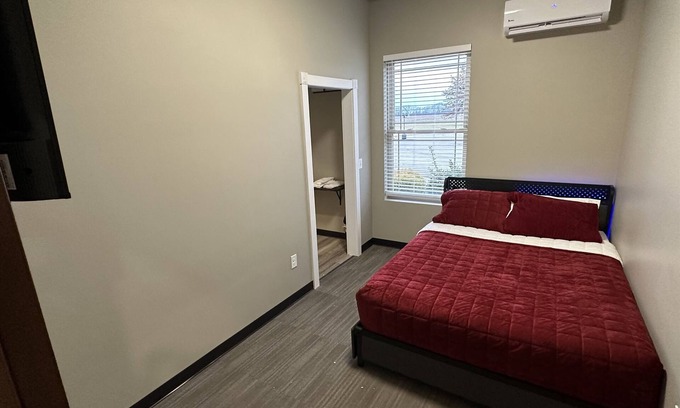 Mattoon Hotel | Newly Remodeled! B5 - Two Room Suite, King & Queen