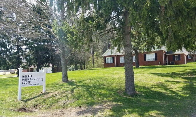 Somerset House | Newly Remodeled Farm House Style 4 Bedroom Home