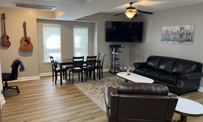 Lebanon House | Newly remodeled, Hot Tub, 70n inch tv Private Entrance, Convenient location