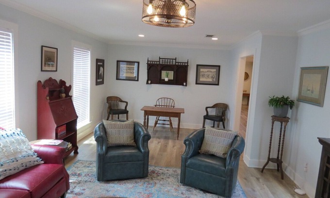 Salado House | Newly remodeled townhouse with easy access to quaint, downtown Salado.