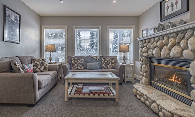 Silver Star Mountain Apartment | Newly Renovated Suite, just Steps to the Village, pet-friendly, BBQ