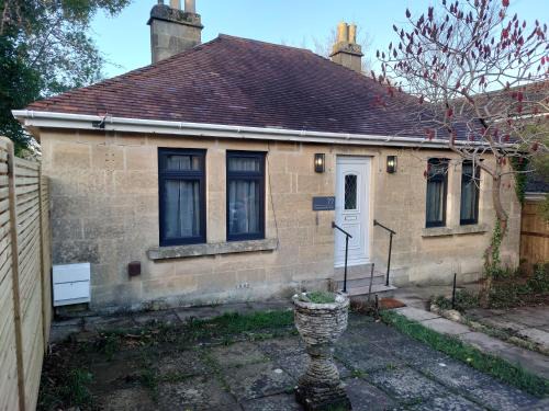 Newton St Loe Apartment | Newly renovated 2-bed bungalow