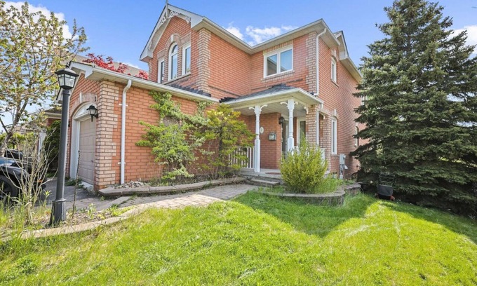 Whitby House | Newly Renovated 3BR in Whitby | Family-Friendly