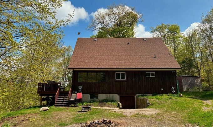 Whitestone Cottage | Newly Renovated 4 Bedroom Cottage on Shawanaga Lake