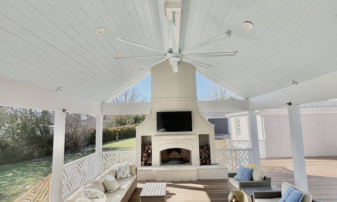 Rolling Fields House | Newly Renovated 5br/5bath- HUGE Outdoor Living - Perfect for DERBY