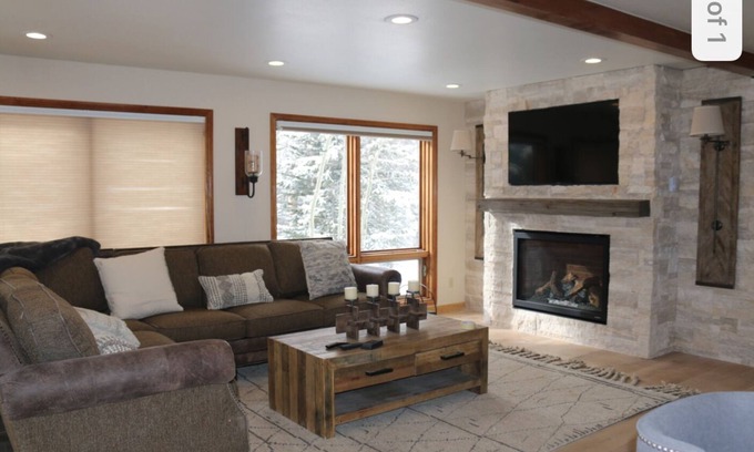 Baldy Mountain House | Newly renovated 6 BR family home close to Downtown Breckenridge